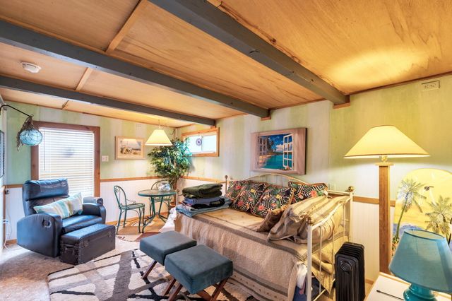 753 W Evans Creek Road, Rogue River, OR 97537