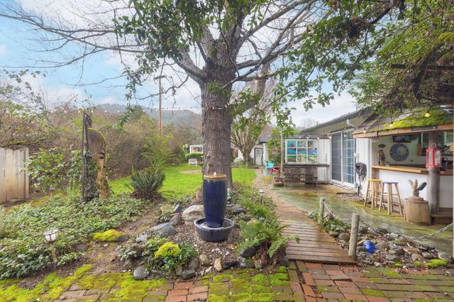 753 W Evans Creek Road, Rogue River, OR 97537