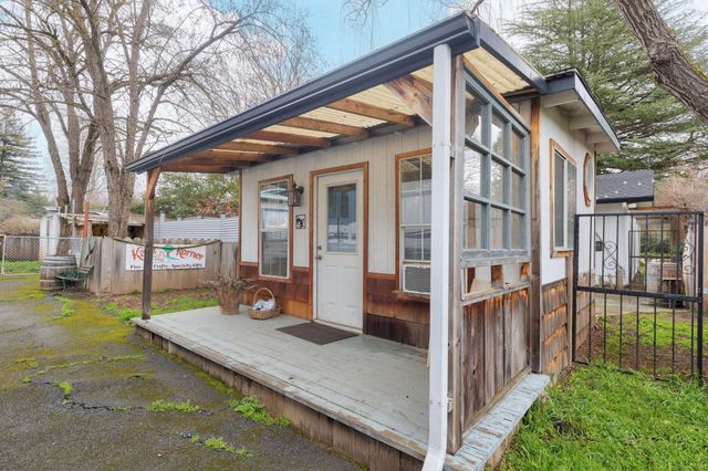 753 W Evans Creek Road, Rogue River, OR 97537