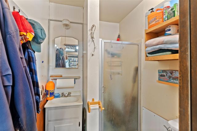 753 W Evans Creek Road, Rogue River, OR 97537