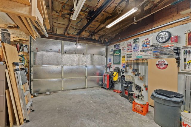 753 W Evans Creek Road, Rogue River, OR 97537