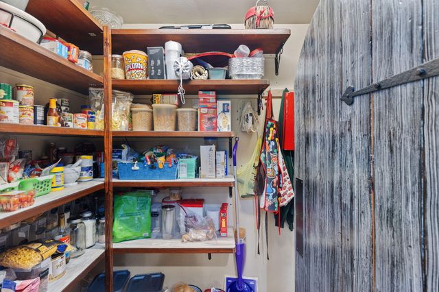 753 W Evans Creek Road, Rogue River, OR 97537