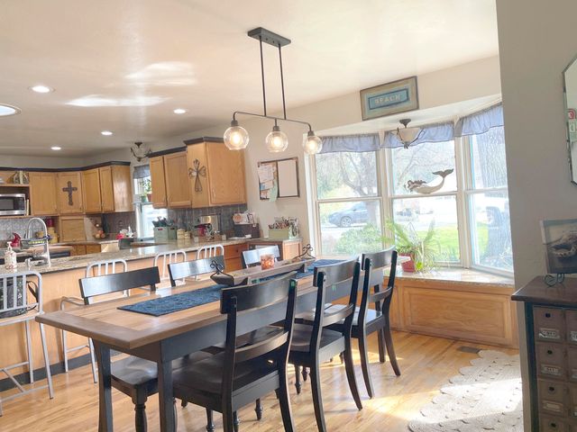 753 W Evans Creek Road, Rogue River, OR 97537