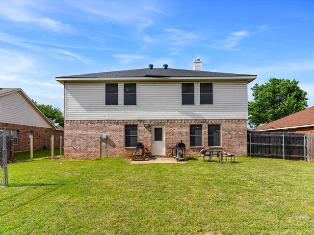 1129 Switchgrass Lane, Crowley, TX 76036