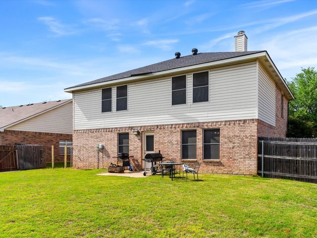 1129 Switchgrass Lane, Crowley, TX 76036