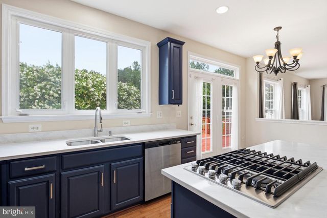 7608 MCWEADON LN, Springfield, VA 22150