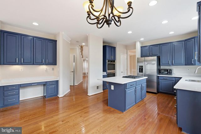 7608 MCWEADON LN, Springfield, VA 22150