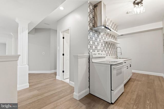 7608 MCWEADON LN, Springfield, VA 22150