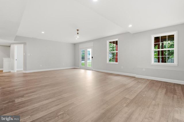 7608 MCWEADON LN, Springfield, VA 22150