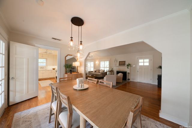 180 Claywell Dr, Alamo Heights, TX 78209