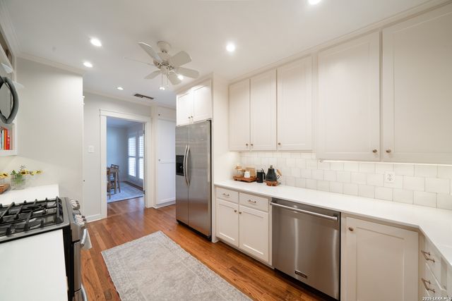 180 Claywell Dr, Alamo Heights, TX 78209