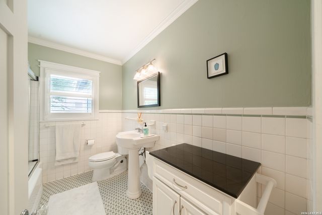 180 Claywell Dr, Alamo Heights, TX 78209