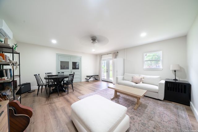 180 Claywell Dr, Alamo Heights, TX 78209