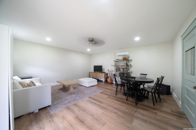 180 Claywell Dr, Alamo Heights, TX 78209