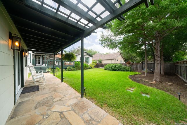 180 Claywell Dr, Alamo Heights, TX 78209