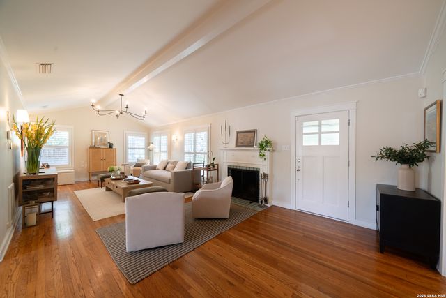 180 Claywell Dr, Alamo Heights, TX 78209