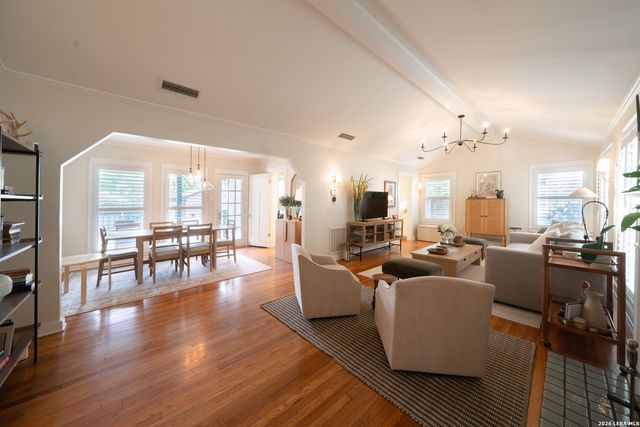 180 Claywell Dr, Alamo Heights, TX 78209