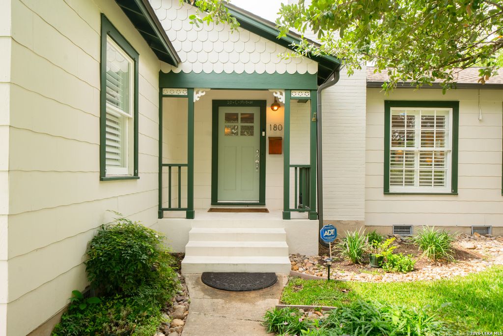 180 Claywell Dr, Alamo Heights, TX 78209