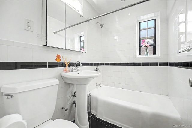 144-36 78th Avenue 2D, Flushing, NY 11367