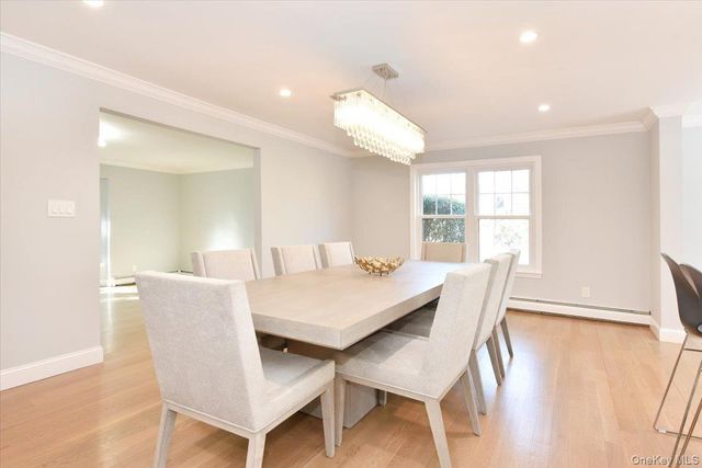 100 Georgian Court, East Hills, NY 11576