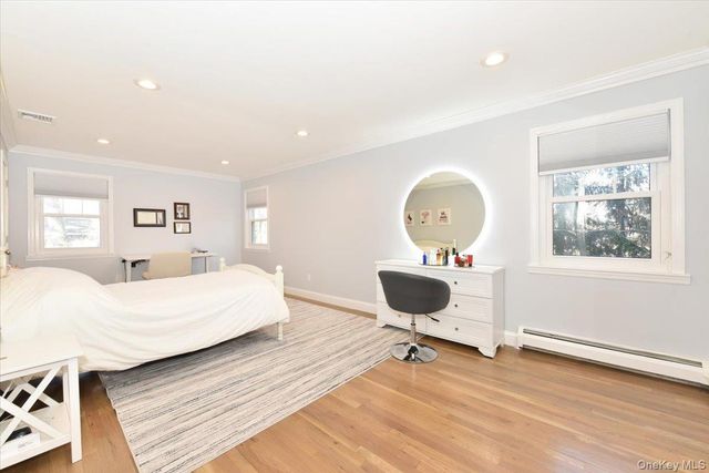 100 Georgian Court, East Hills, NY 11576