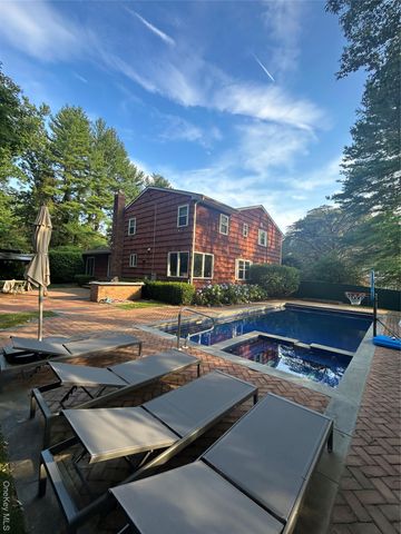 100 Georgian Court, East Hills, NY 11576