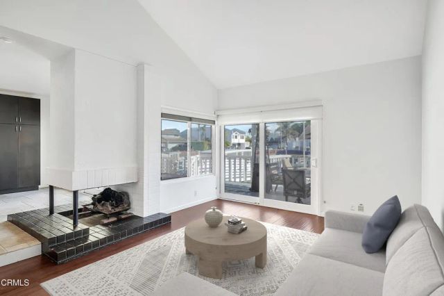 2010 Kingsbridge Way, Oxnard, CA 93035