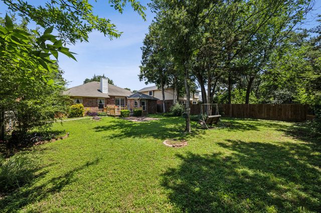 202 Yosemite Drive, Mansfield, TX 76063