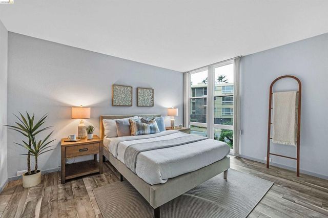 3945 Harrison St 23, Oakland, CA 94611