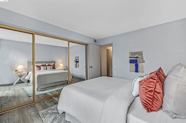 3945 Harrison St 23, Oakland, CA 94611