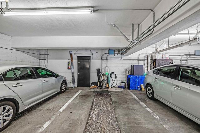 3945 Harrison St 23, Oakland, CA 94611