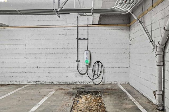 3945 Harrison St 23, Oakland, CA 94611