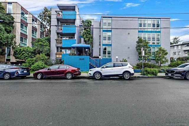 3945 Harrison St 23, Oakland, CA 94611