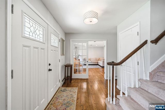 11 Osborne Court, Mahwah, NJ 07430