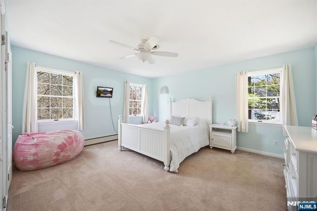 11 Osborne Court, Mahwah, NJ 07430