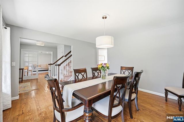 11 Osborne Court, Mahwah, NJ 07430