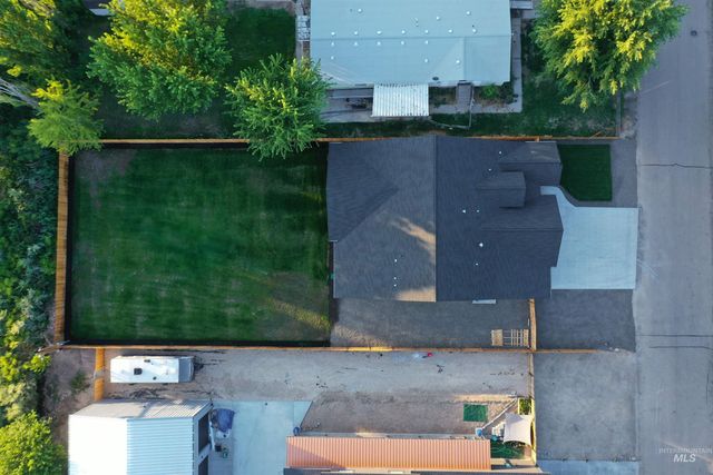 2025 S Penninger Dr, Boise, ID 83709