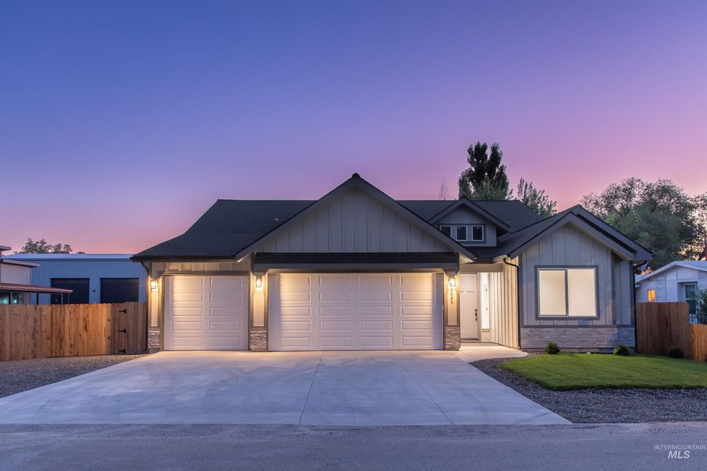 2025 S Penninger Dr, Boise, ID 83709
