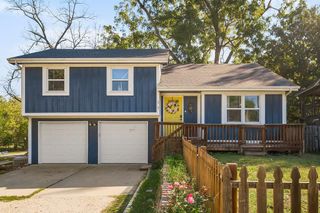 205 Pleasant Street, Tonganoxie, KS 66086