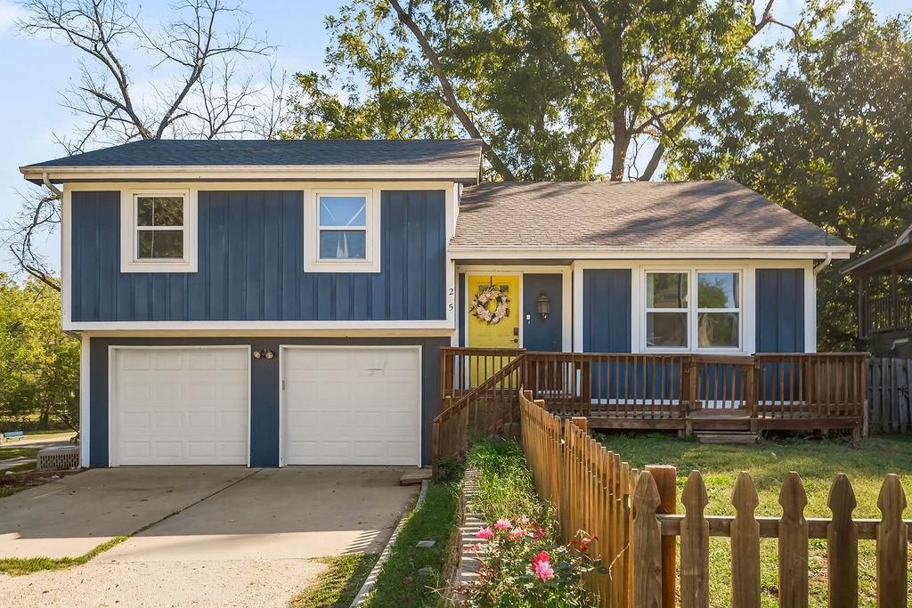 205 Pleasant Street, Tonganoxie, KS 66086