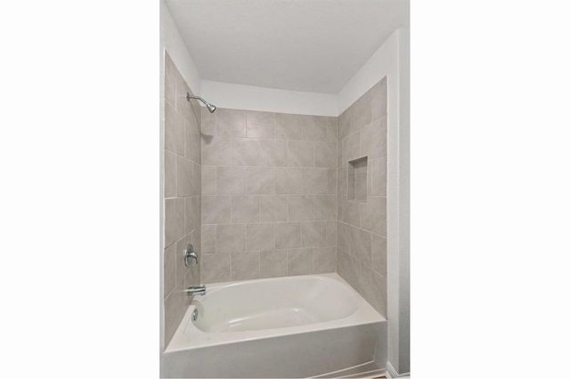16429 Farmhouse LN, Elgin, TX 78621