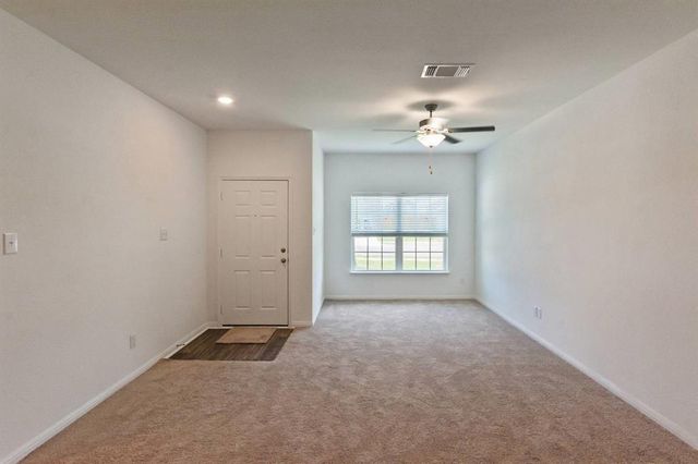 16429 Farmhouse LN, Elgin, TX 78621