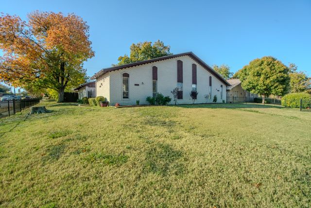 13351 Kit Lane, Dallas, TX 75240