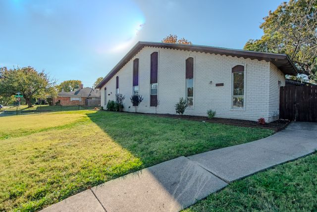13351 Kit Lane, Dallas, TX 75240