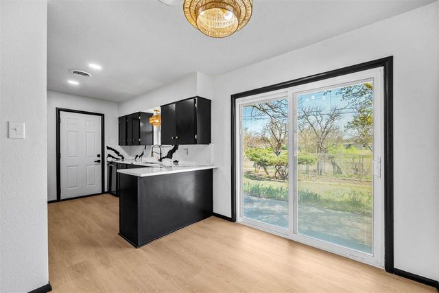 1703 NW 43rd St, Lawton, OK 73505