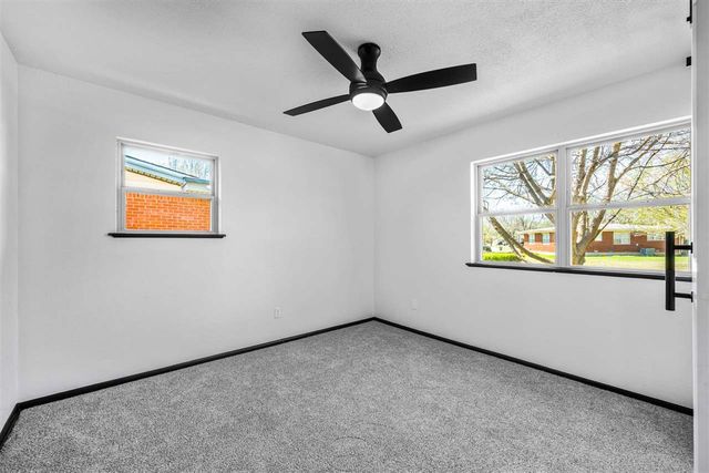 1703 NW 43rd St, Lawton, OK 73505