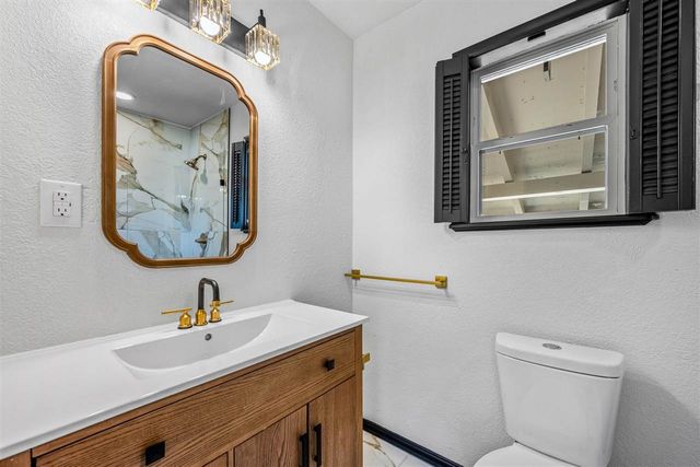 1703 NW 43rd St, Lawton, OK 73505