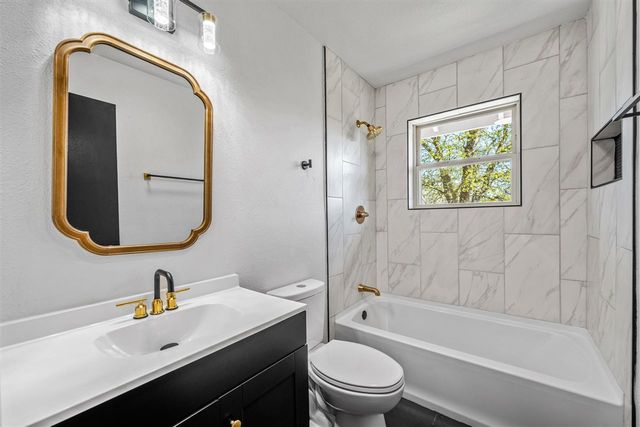 1703 NW 43rd St, Lawton, OK 73505