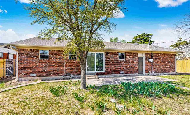 1703 NW 43rd St, Lawton, OK 73505