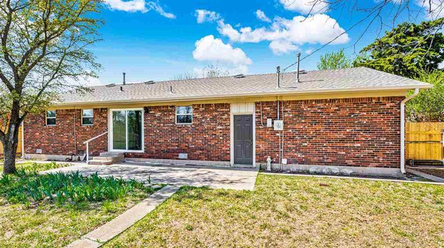 1703 NW 43rd St, Lawton, OK 73505